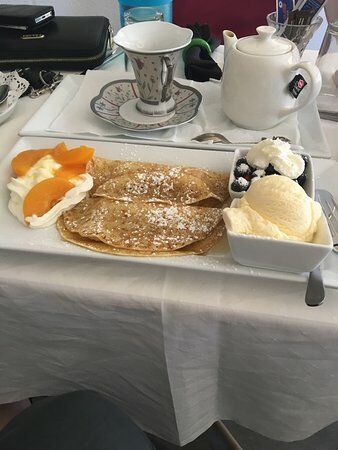 Cafe Nova and Gallery